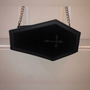 Spirit Halloween Coffin Small Crossbody Red Velvet Inside Cross Zipper